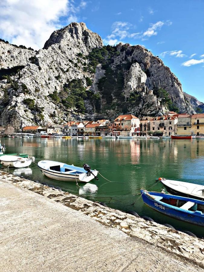 Appartamento Emmi Nemira Omiš Esterno foto